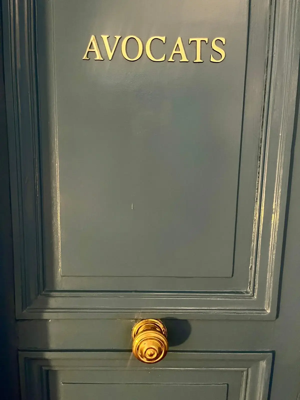 Porte du cabinet d'avocat
